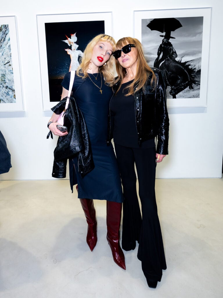 Babeth Djian et Sam Quealy au vernissage de l'exposition Txema Yeste x Numéro