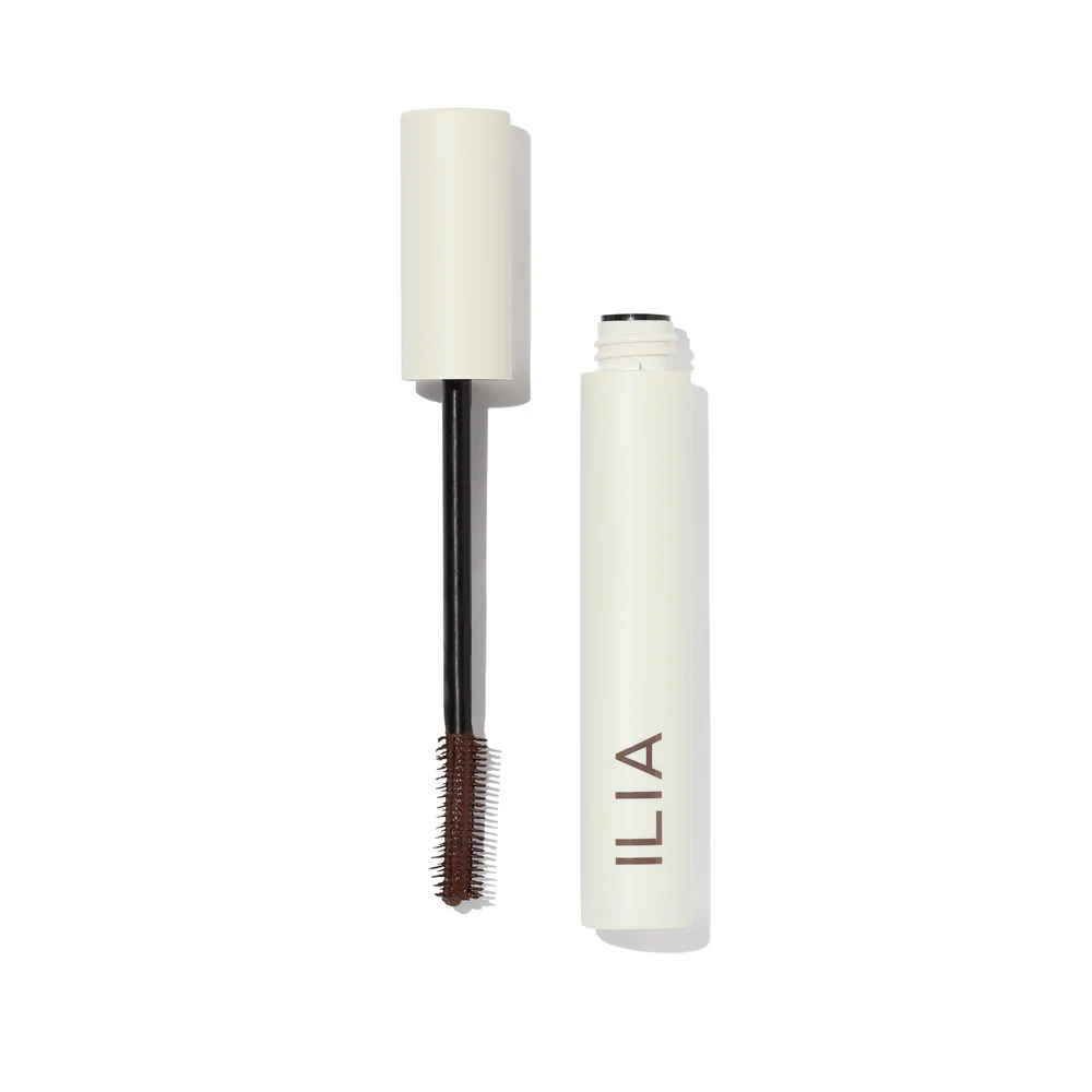 Mascara allongeant marron Ilia Beauty.
