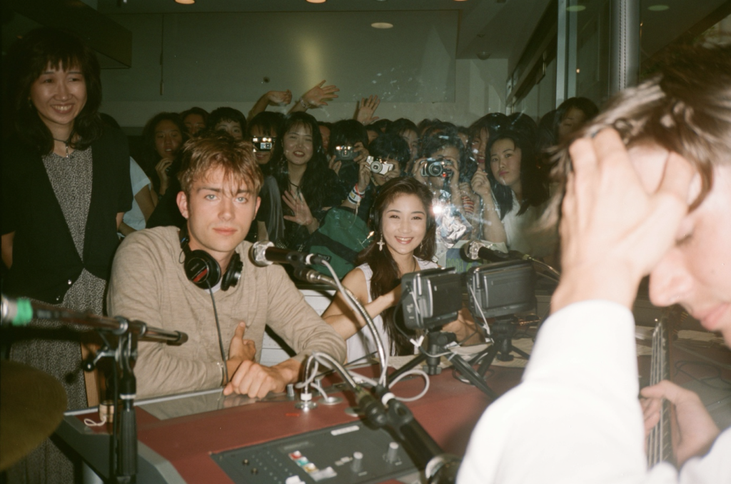 Damon Albarn dans le livre No One You Know: Dave Rowntree's Early Blur Photos (2025).