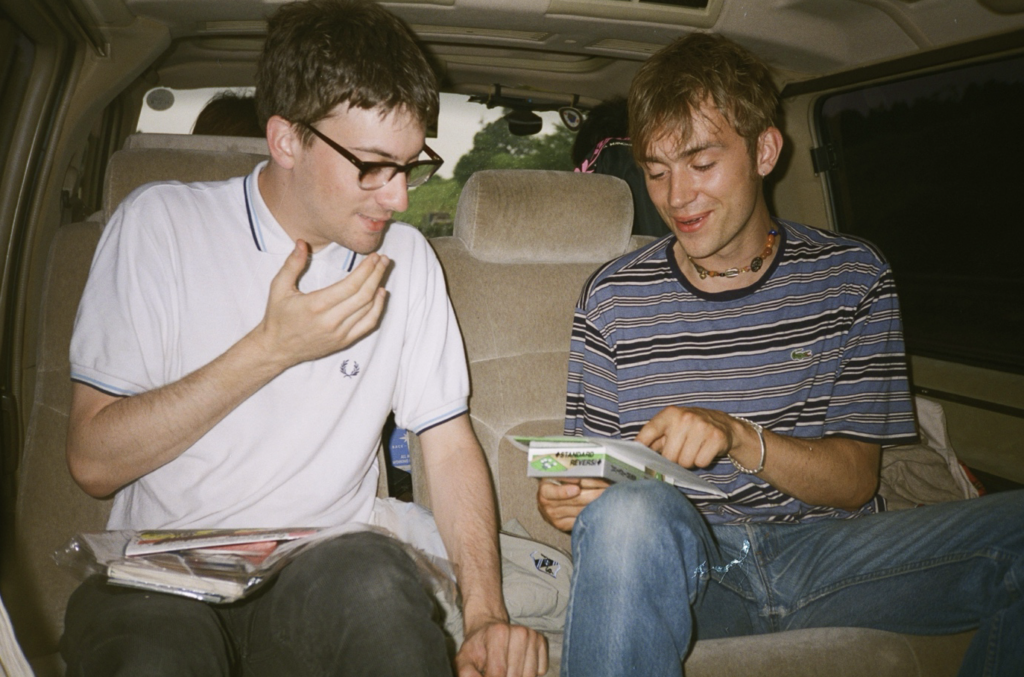 Damon Albarn et Graham Coxon. No One You Know: Dave Rowntree's Early Blur Photos (2025).