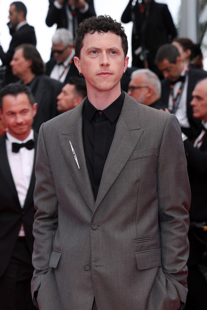 Finnegan Oldfield en Dior homme et Boucheron au festival de Cannes 2025