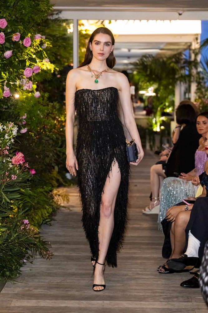 robe noire haute couture brodée