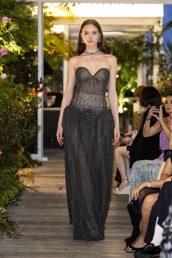 robe haute couture brodée de la collection haute couture Caroline's Couture by Chopard au Festival