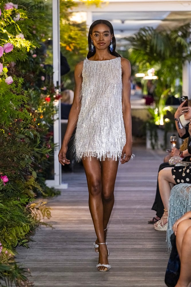 mini robe argentée à sequins haute couture