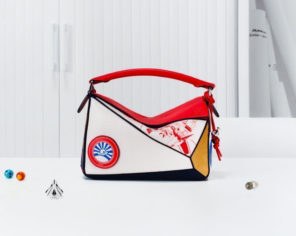 Sac Puzzle 10
Anime Re-edition Loewe