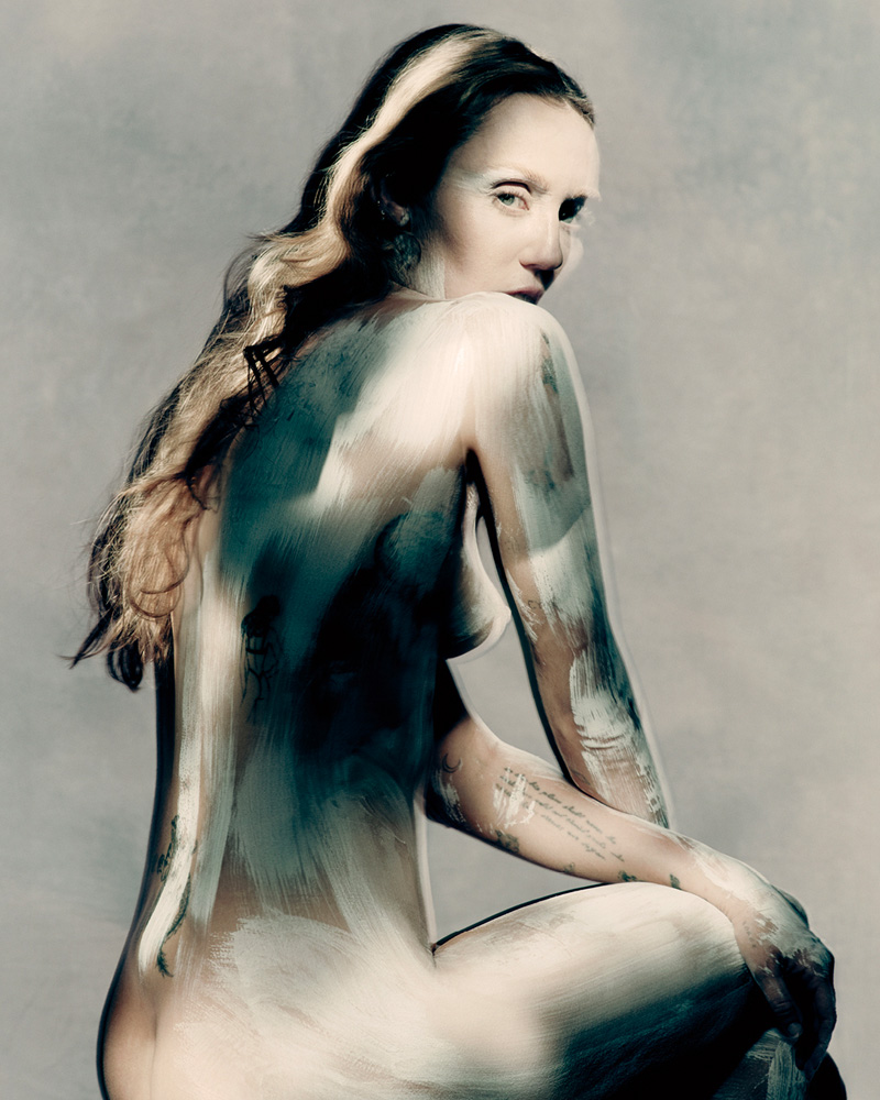 Miley Cyrus photographiée par Paolo Roversi pour Maison Margiela en 2025.