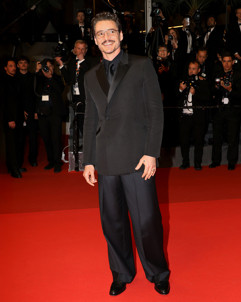 Pedro Pascal en Dior homme à la première d'Eddington à Cannes 2025.