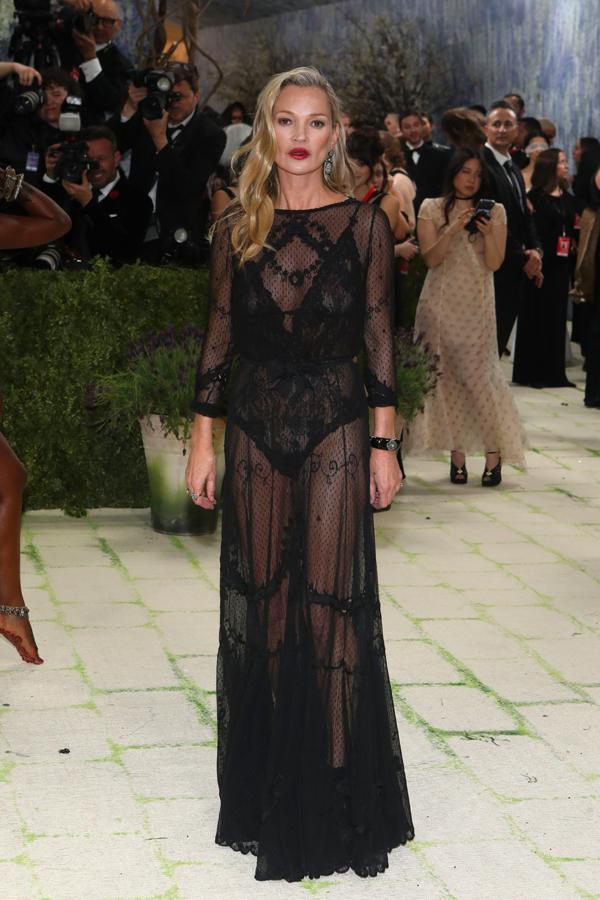 kate moss en saint laurente au met gala 2026 body tendance printemps-ete
