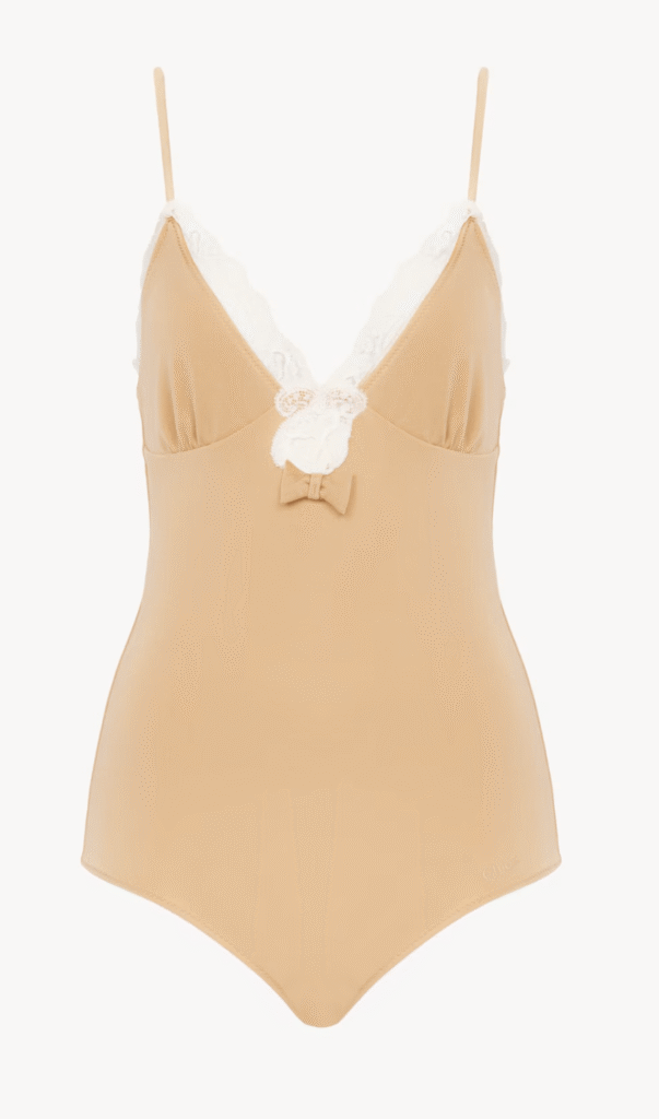 body décolleté avec dentelle tendance printemps-ete 2026 chloe