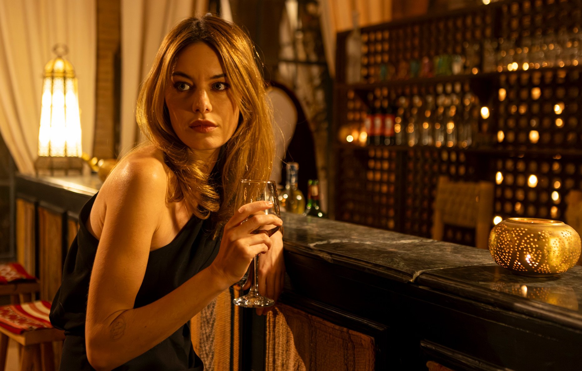 Camille Rowe dans Un mariage sans fin (2025) © Sifeddine El Amine/Prime Video.