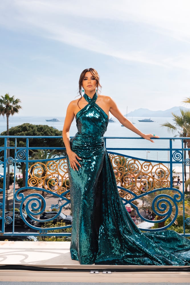 Eva Longoria en robe à sequins au Festival de Cannes .