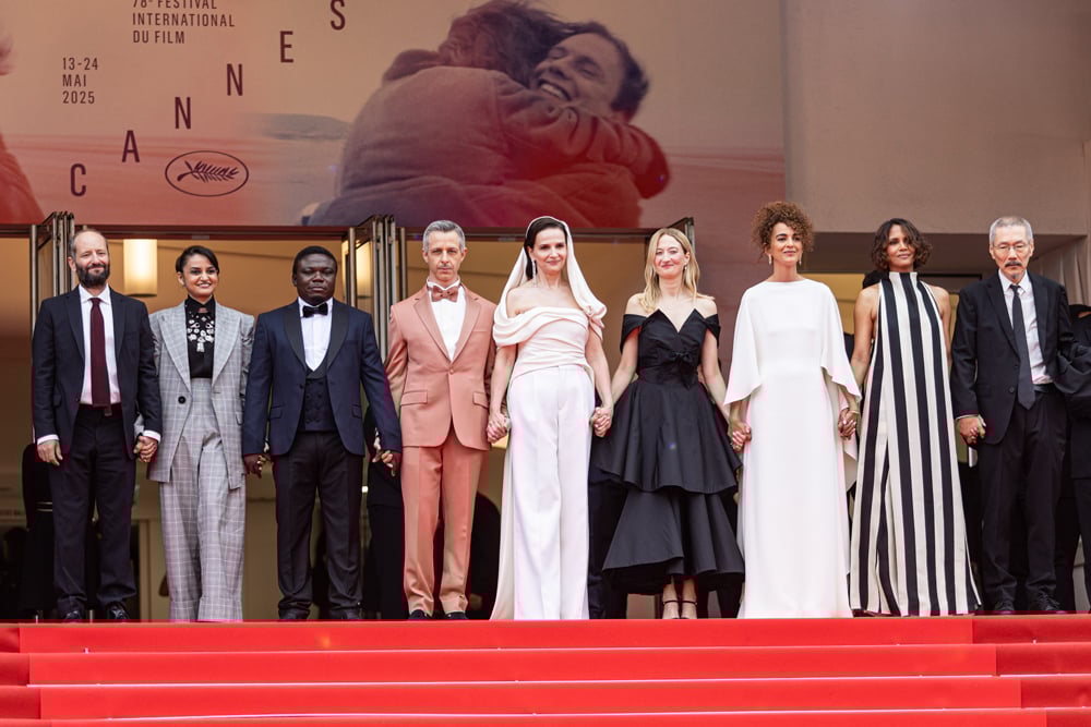 Le jury du Festival de Cannes 2025 avec Carlos Reygadas, Payal Kapadia, Dieudo Hamadi, Jeremy Strong, Juliette Binoche, Alba Rohrwacher, Leïla Slimani, Halle Berry and Hong Sang-soo. © Victor LOCHON/Gamma-Rapho via Getty Images.