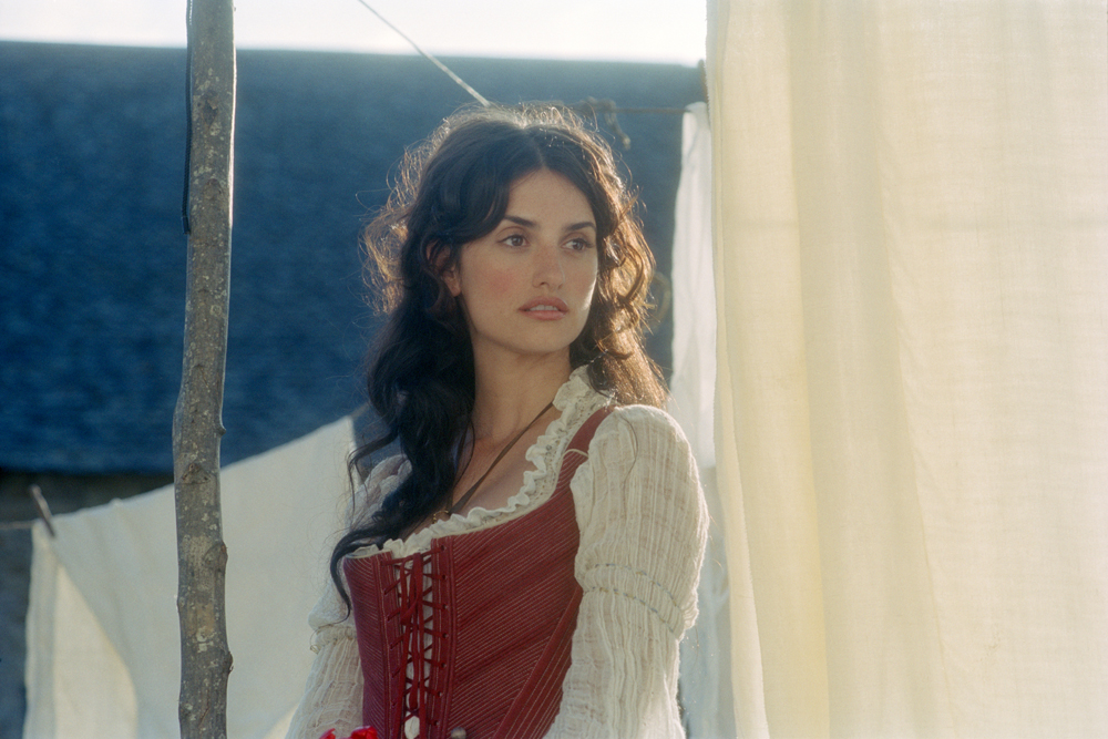 Penelope Cruz sur le tournage de Fanfan la tulipe de Gerard Krawczyk en 2003