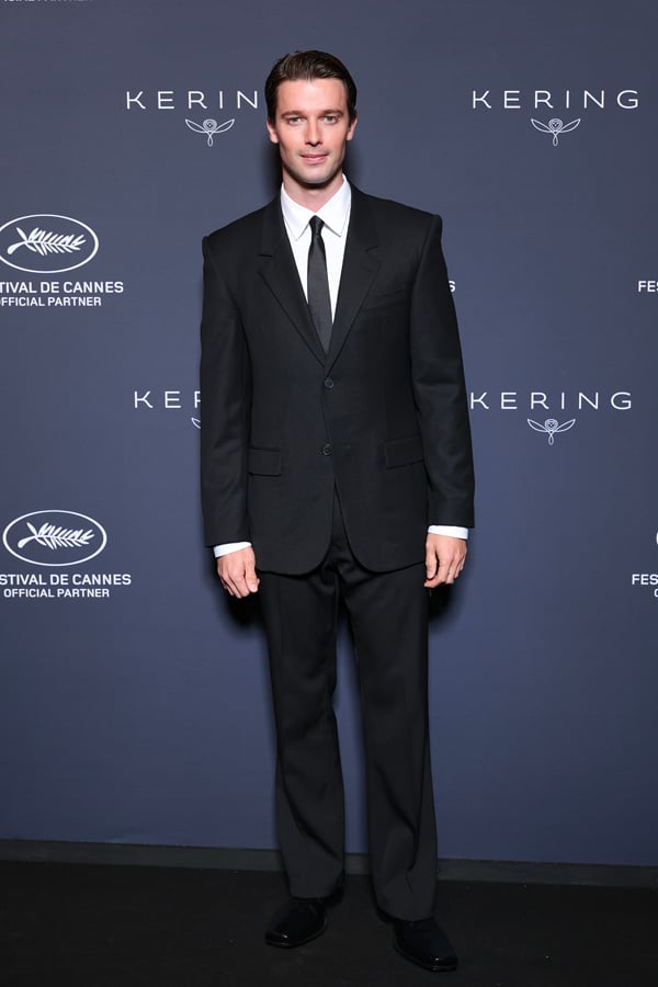 patrick schwarzeneger en costume balenciaga au diner women in motion par kering au festival de cannes 2025