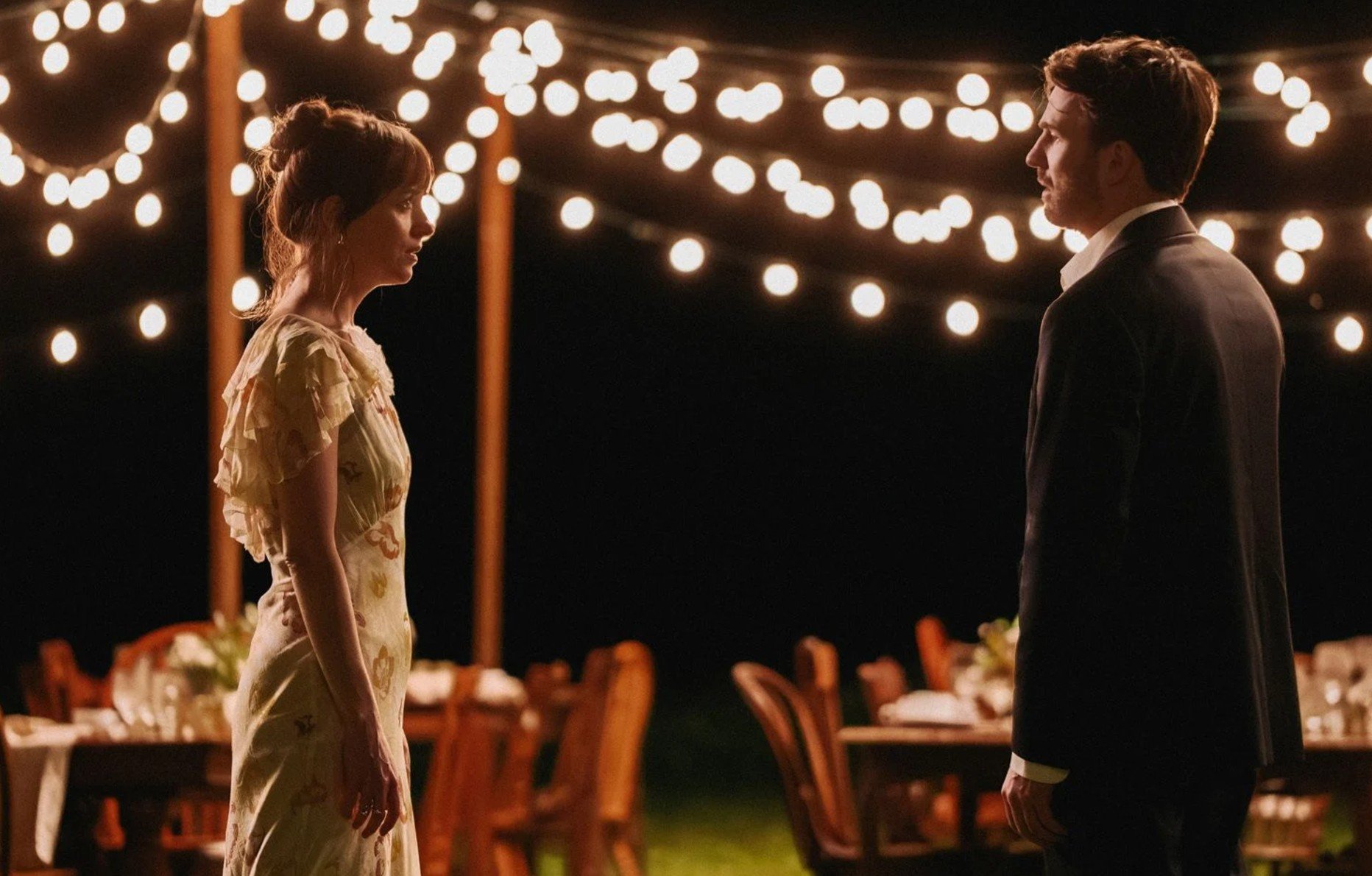 Dakota Johnson et Chris Evans dans le film Materialists.