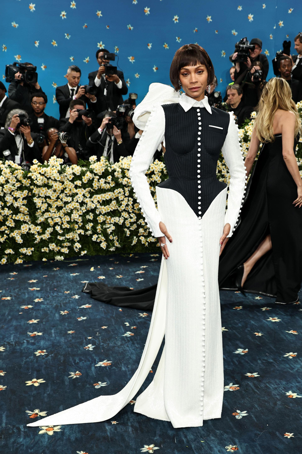 zoe saldana en robe corset thom browne au met gala 2025