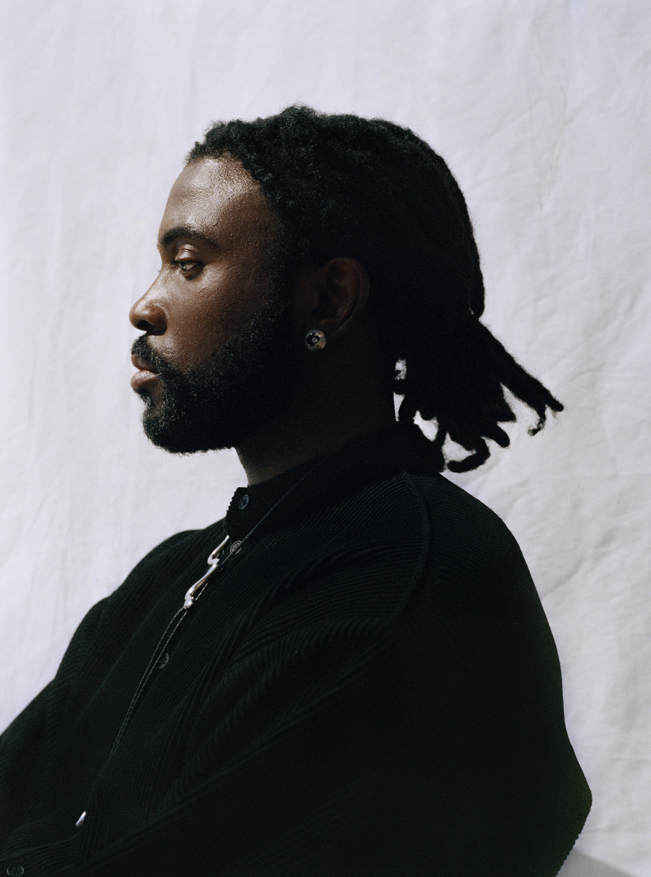 Le rappeur belge Damso photographié par Charlotte Abramow.
