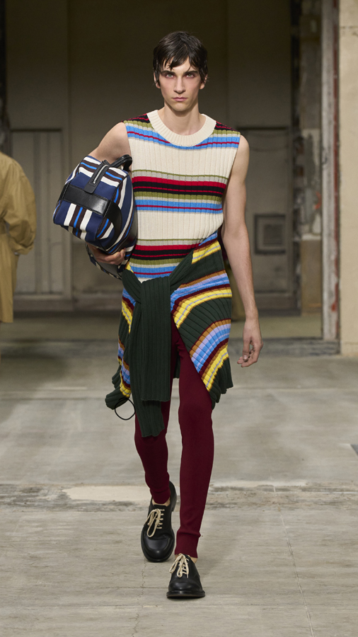 Le défilé Dries Van Noten homme printemps-été 2026.