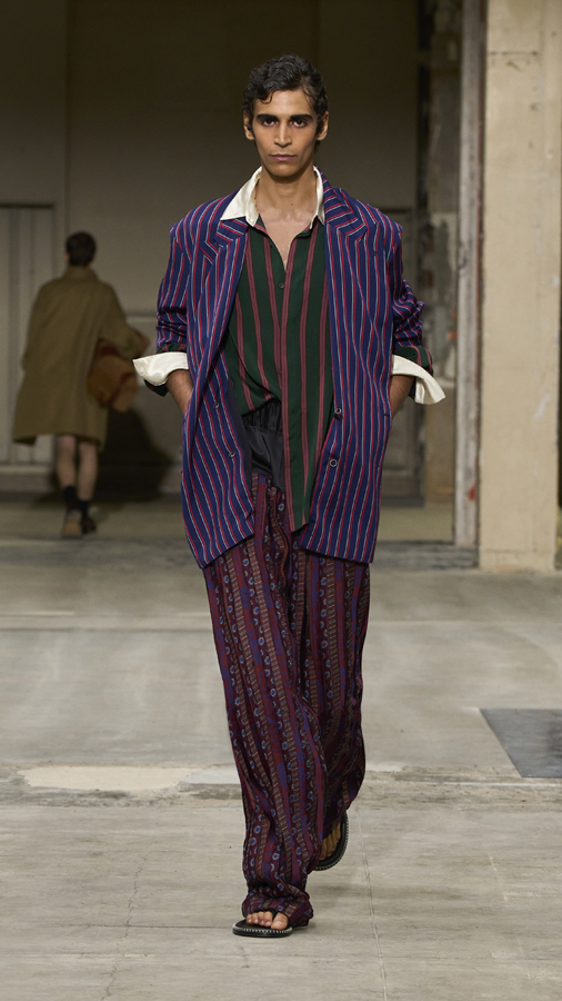 Le défilé Dries Van Noten homme printemps-été 2026.