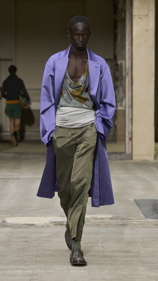 Le défilé Dries Van Noten homme printemps-été 2026.