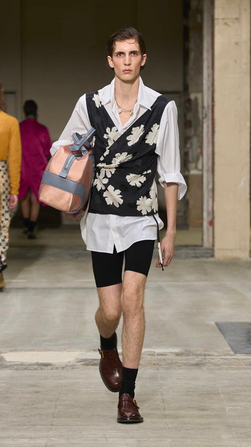 Le défilé Dries Van Noten homme printemps-été 2026.