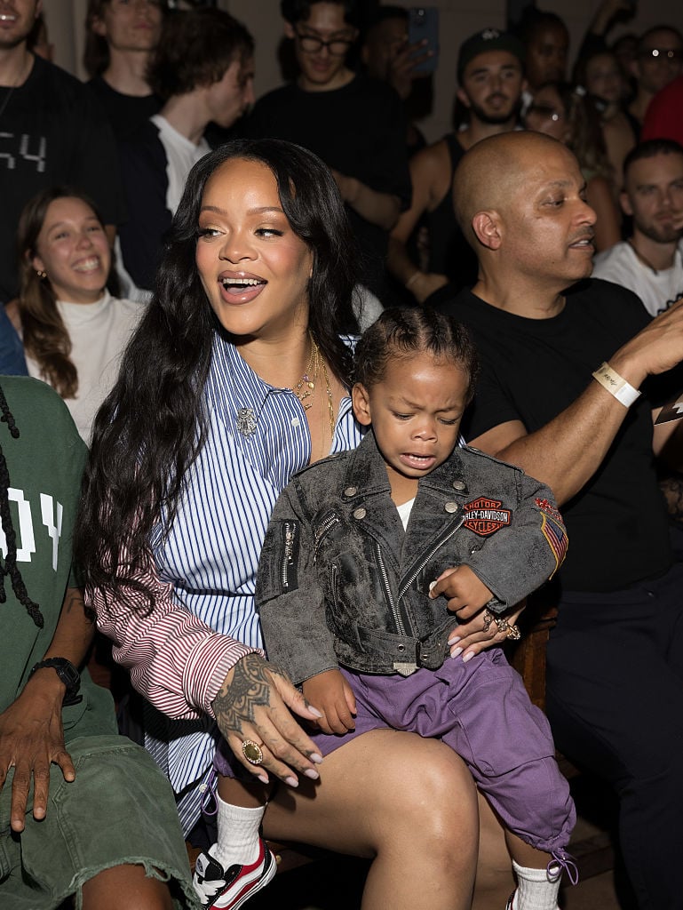 Rihanna son fils Riot au défilé AWGE printemps-été 2026 de Asap Rocky © Arnold Jerocki/Getty Images.