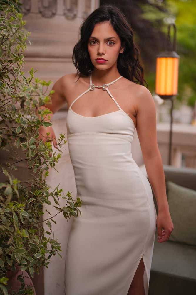 L'actrice Noée Abita en Chanel au dîner Chanel x Biarritz Film Festival – Nouvelles Vagues.