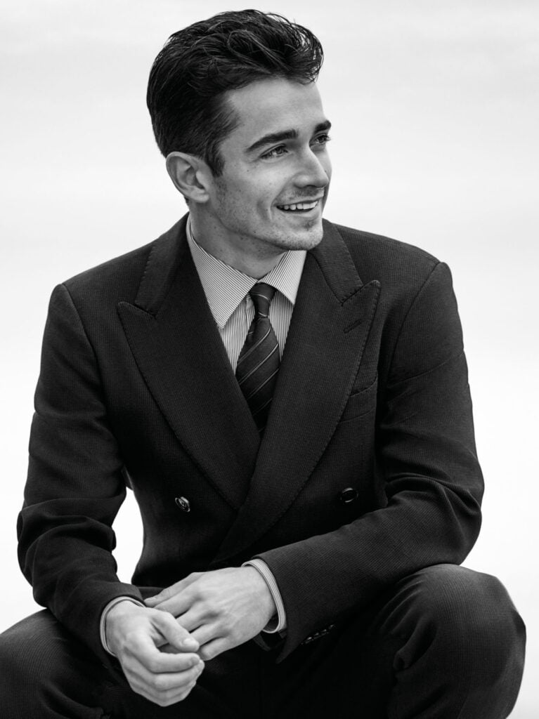 Le pilote de Formule 1 Charles Leclerc, égérie de la marque de mode Giorgio Armani.