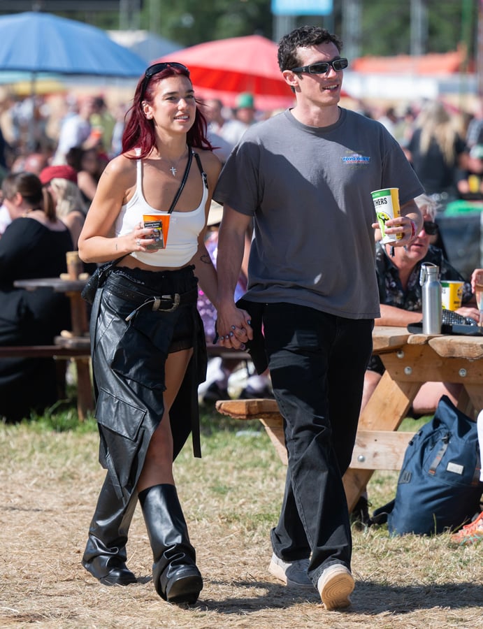 dua lipa et callum turner à glastonbury