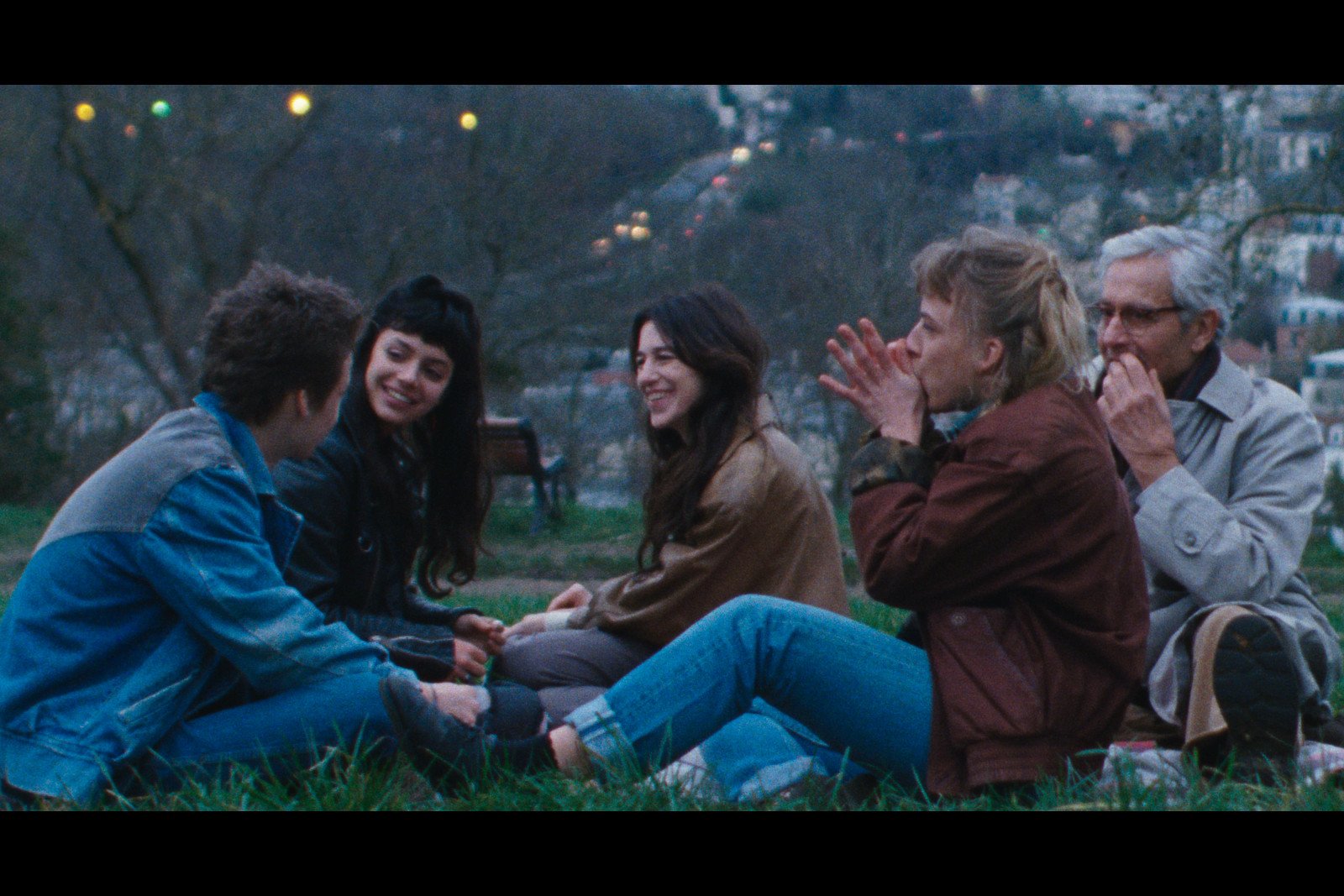 Les Passagers de la nuit: Noée Abita, Didier Sandre, Charlotte Gainsbourg