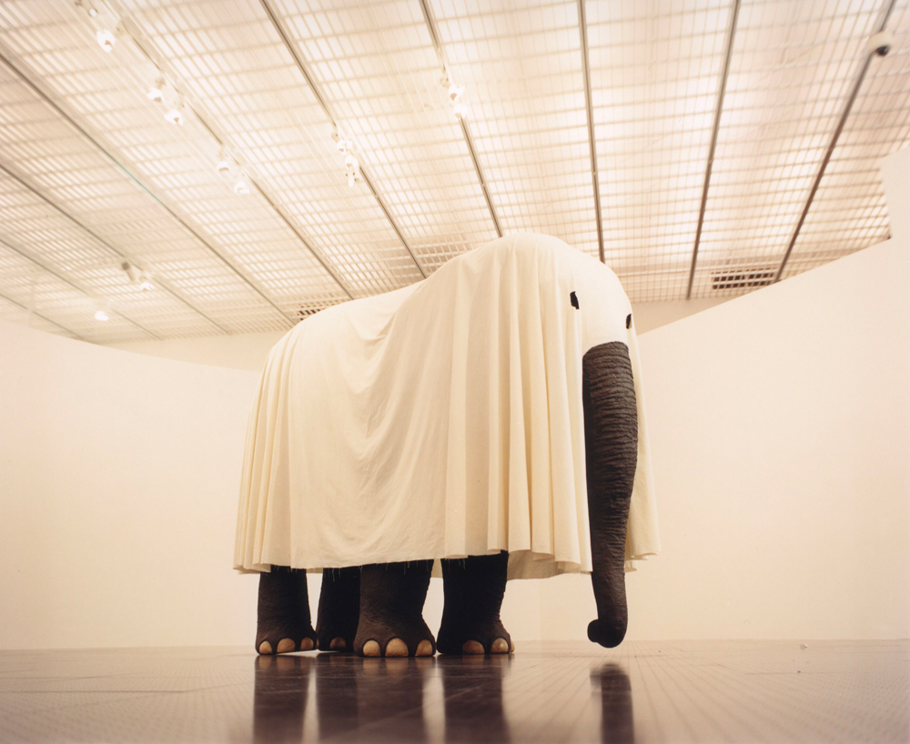 œuvre de Maurizio Cattelan, Not Afraid of Love (2000)