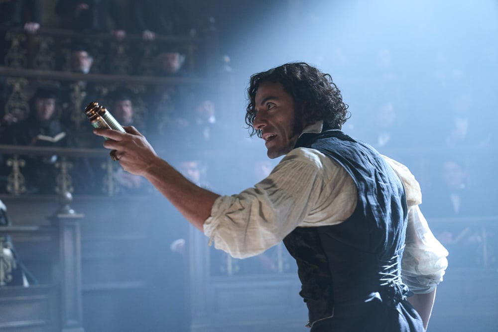 Photo de Oscar Isaac dans le film Frankenstein (2025) de Guillermo del Toro.