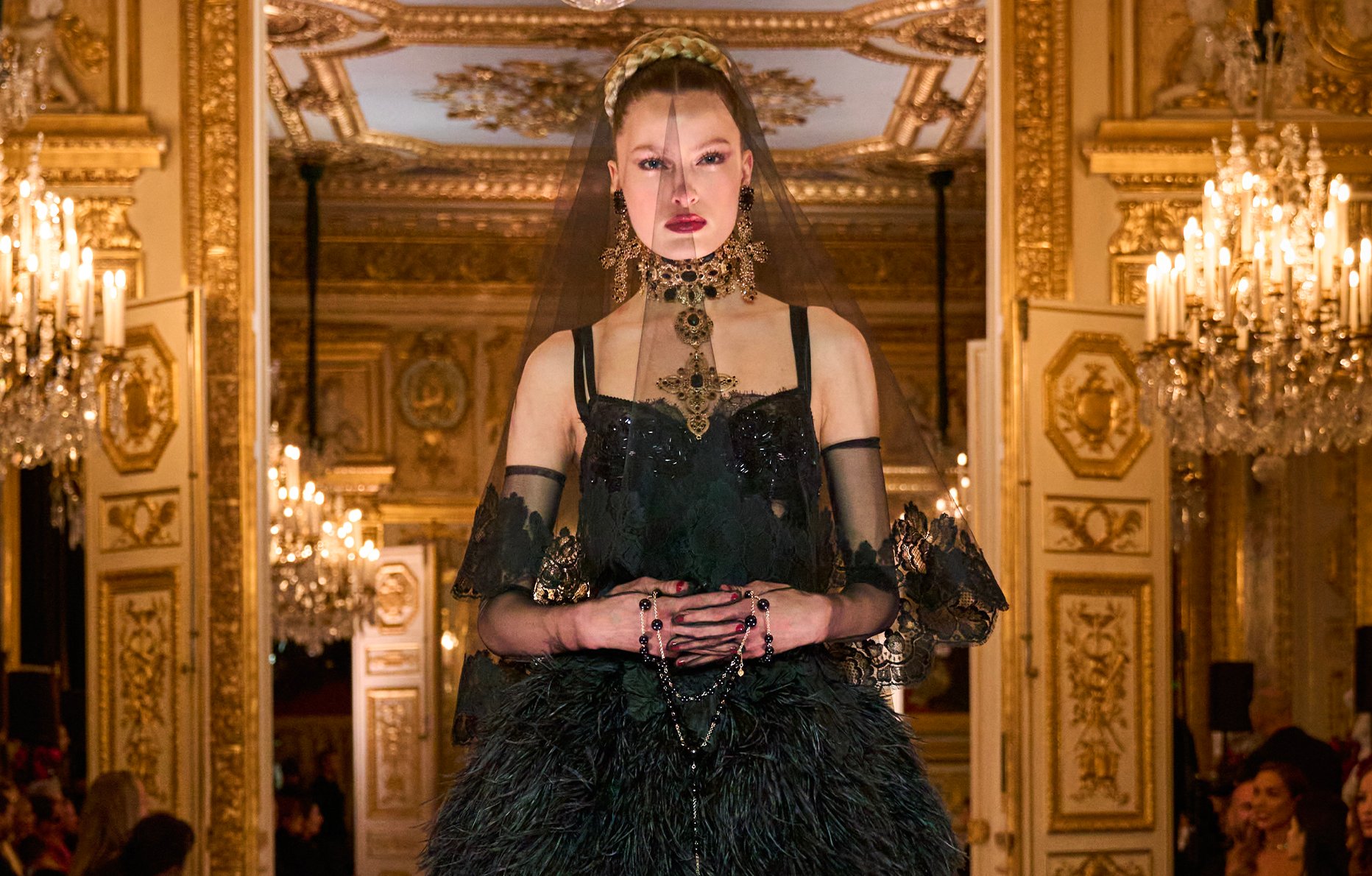 defile-secret-dolce-gabbana-alta-moda-a-paris.jpg