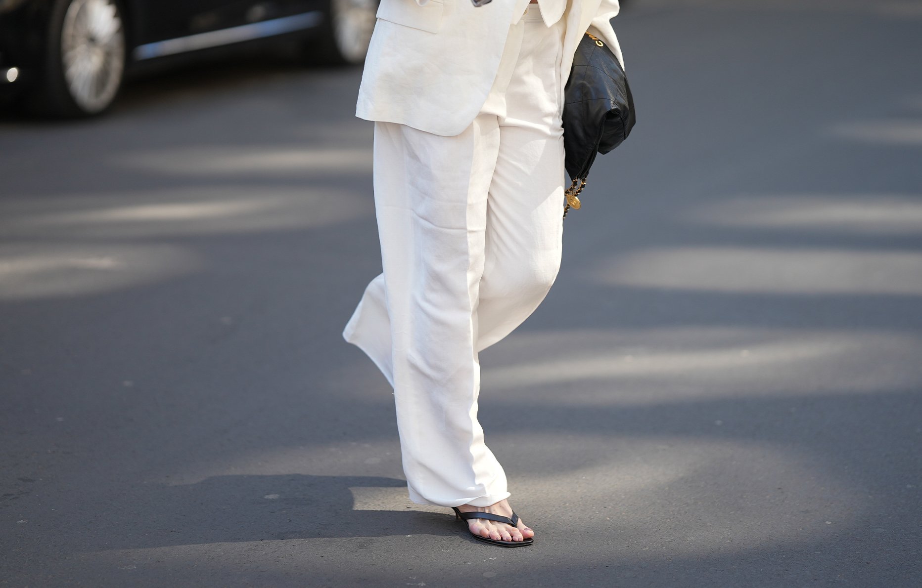 tongs tendance en cuir noir