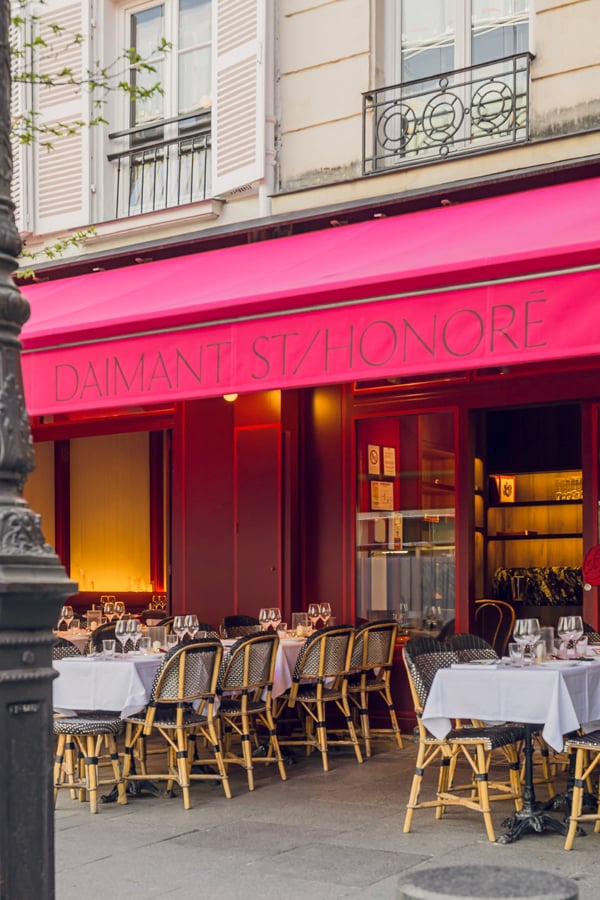 terrasse du restaurant végétarien daimant saint honoré dans le 1er à Paris