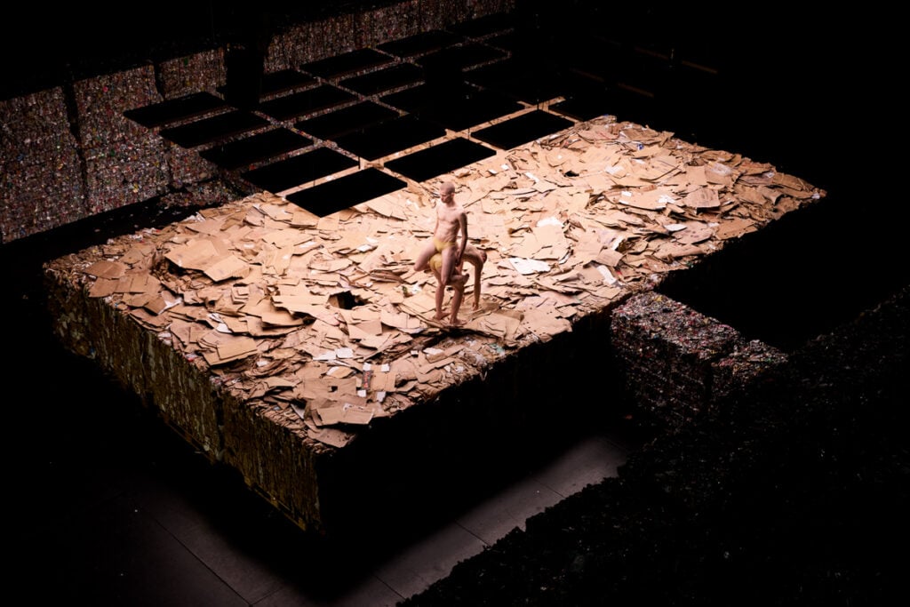 Théo Mercier, Skinless (2024), La Villette. © Erwan Fichou.