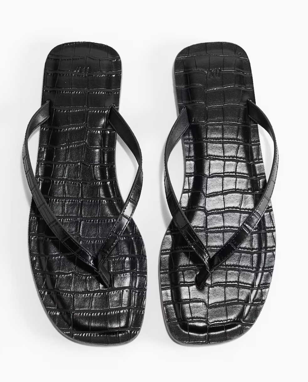 crocodile-effect leather flip-flops H&M.