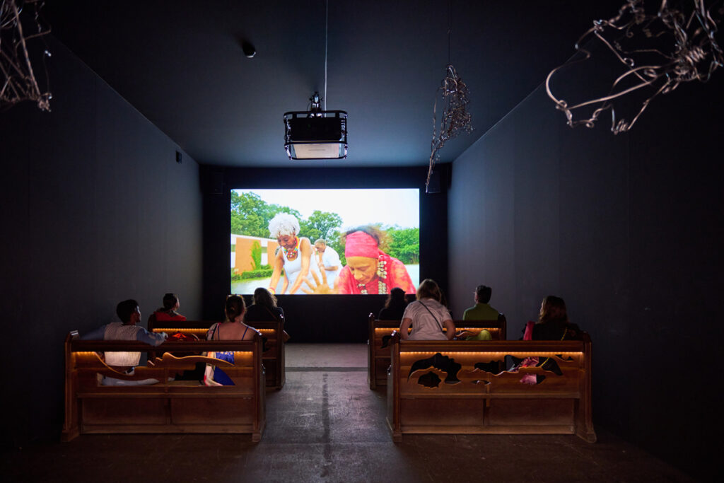 Untitled Art Basel Bâle 2025 œuvres époustouflantes Lonnie Holley
