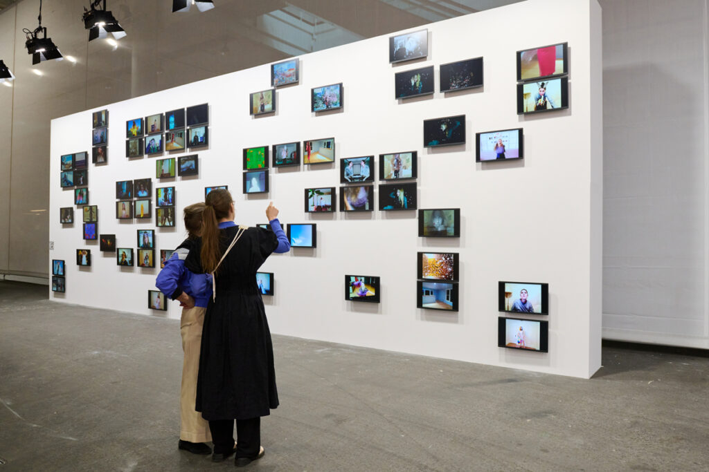 Untitled Art Basel Bâle 2025 œuvres époustouflantes Petra Cortright