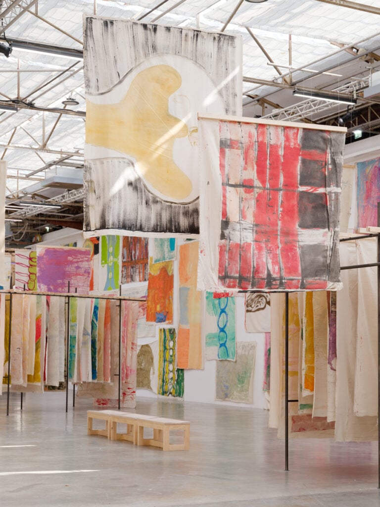 Vivian Suter exposition Palais de Tokyo Paris peinture