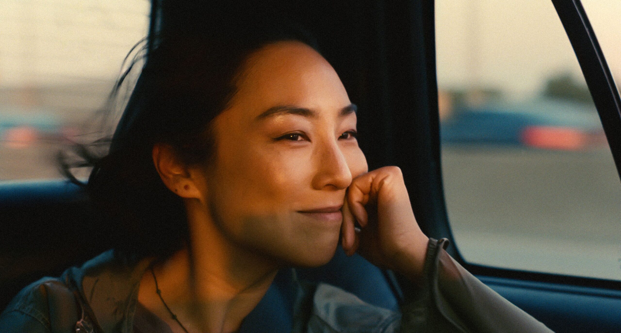 Photo de l'actrice et réalisatrice Greta Lee dans le film Past Lives (2024) de Celine Song.