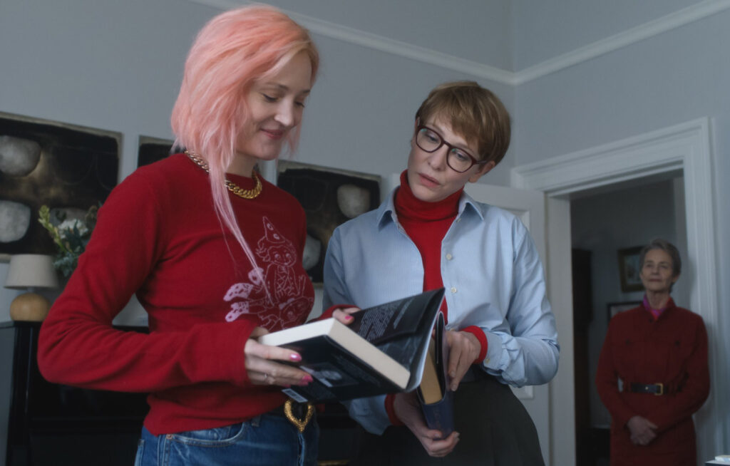 Photo des actrices Vicky Krieps, Cate Blanchett et Charlotte Rampling dans le film Father, Mother, Sister, Brother (2026) de Jim Jarmusch.