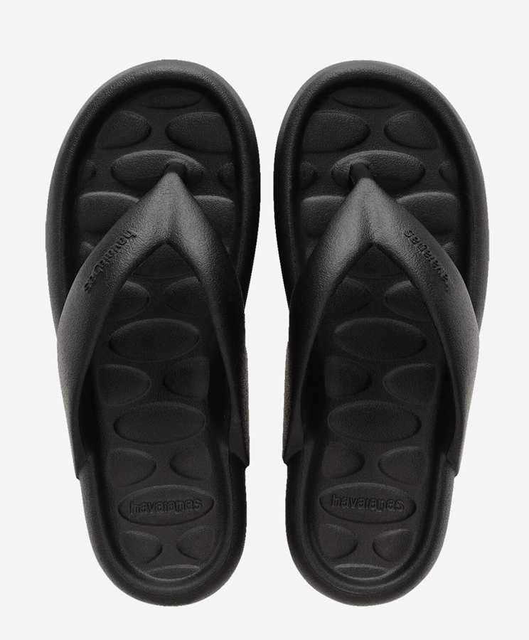tongs caoutchouc noir havaianas plage été 2025