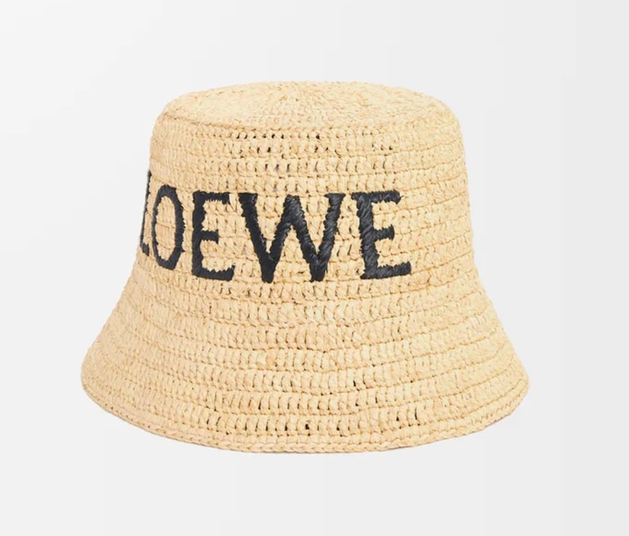 bob en raphia loewe plage ete 2025