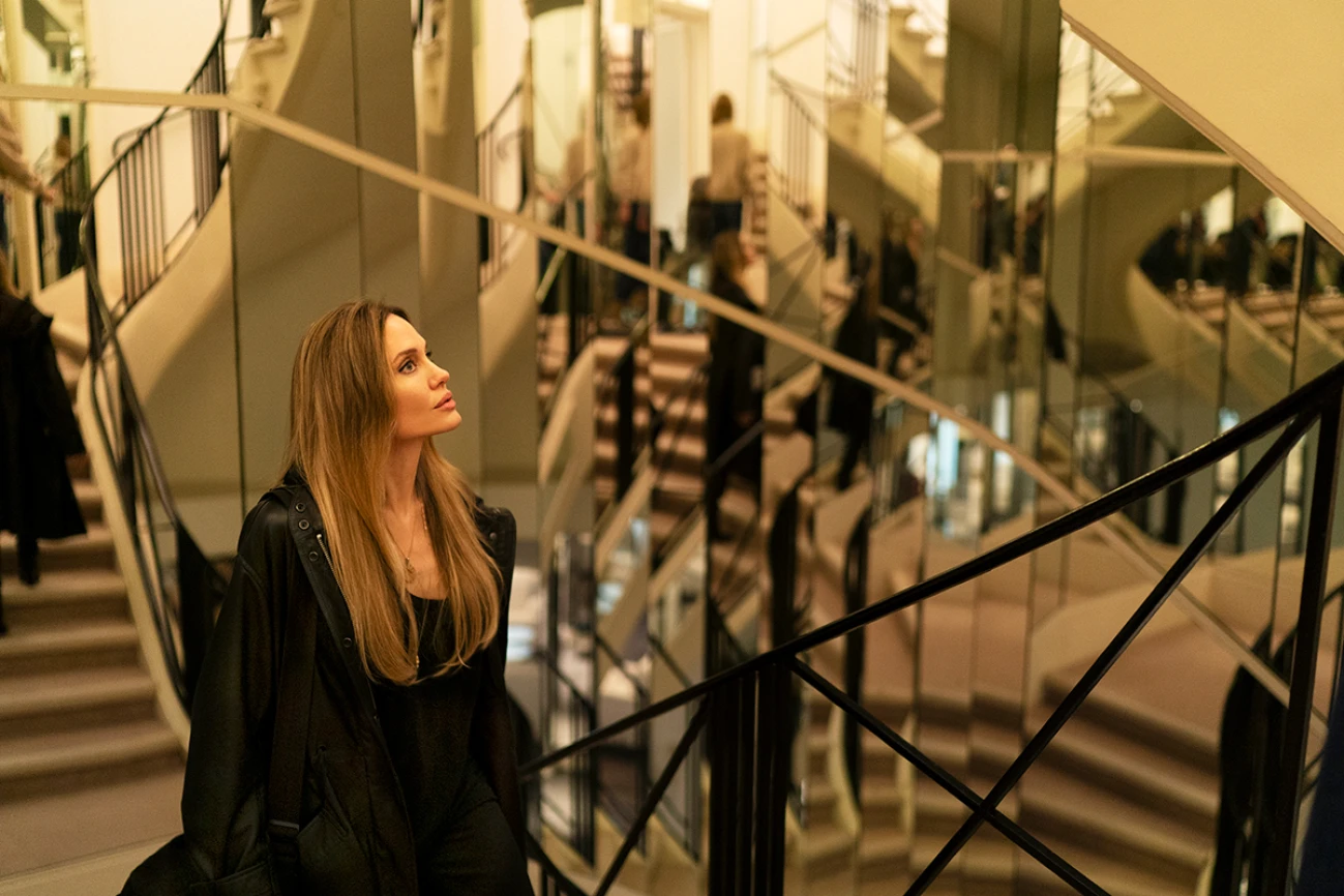 Angelina Jolie starring in the film Couture (2025). © Carole Bethuel.