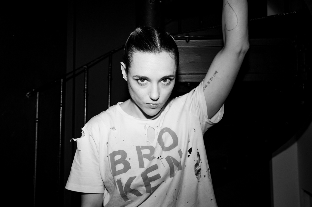 Jehnny Beth par Nathan Merchadier pour Numero.com.