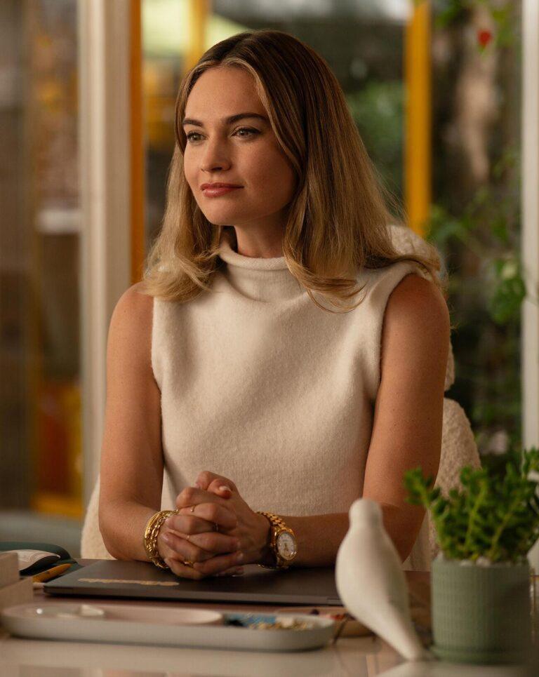Lily James dans le film Swipe (2025) © 20th Century Studios. All Rights Reserved.