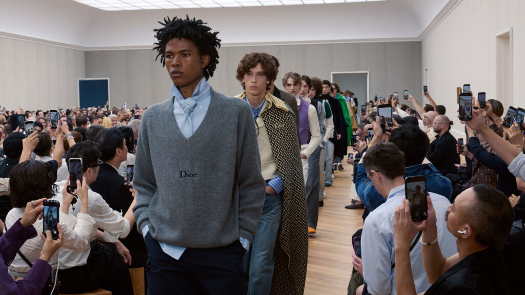 créateur mode premier défilé fashion week septembre 2025 dior jonathan anderson