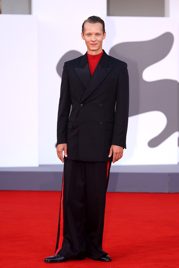 Felix Kammerer in a Loewe suit at the 2025 Venice Film Festival