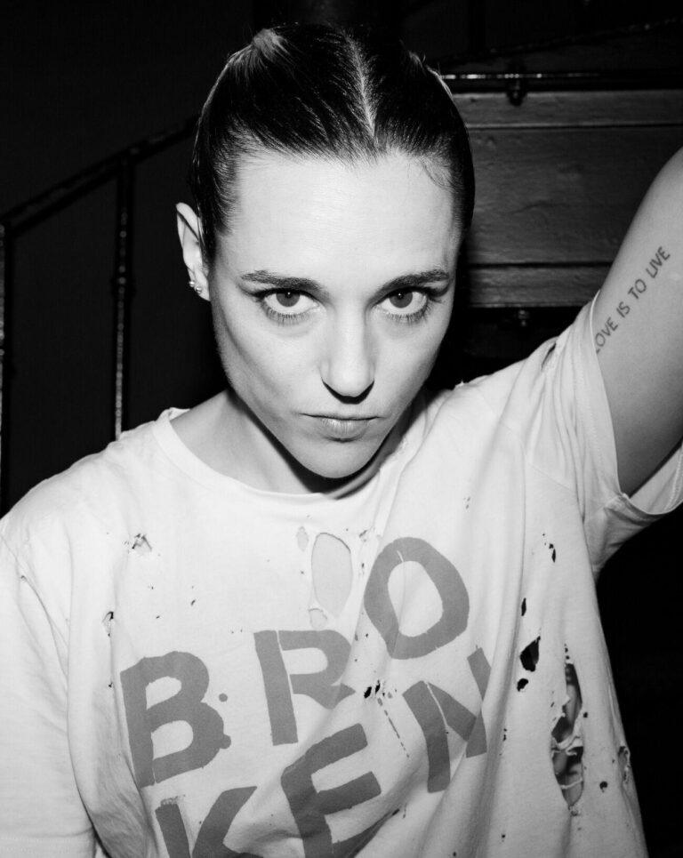 La chanteuse Jehnny Beth.